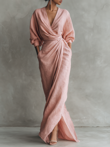 Sandra -  Minimalistisches Maxi-Kleid mit V-Ausschnitt in Rosa