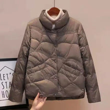 Mila | Eleganz Daunenjacke in Taupe