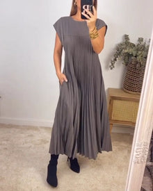 Jolijn | Ein Kleid, das zeitlos und bequem zugleich ist in Grau