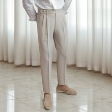 Kristian - Modische Plisseehose mit Schnalle für Herren in Beige
