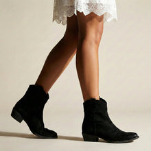 Ankle Boots für Damen mit flachem Absatz im Cowboy Stil in Schwarz