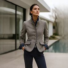 Valerie - Modische Jacke mit hohem Kragen in Braun