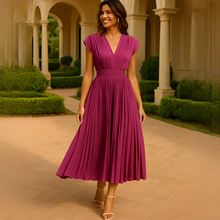 Elvira - Stilvolles Midi-Kleid mit V-Ausschnitt und Raffungen in Lila