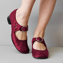 Navie - Komfortable Zehensandalen mit rundem Design in Rot