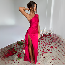 Samaria - Elegantes Kleid mit asymmetrischem Träger und Schlitz in Rot