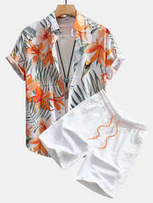 Hemd mit Blumenpflanzenmuster und Knopfleiste sowie Shorts zum Schwimmen in Weiß