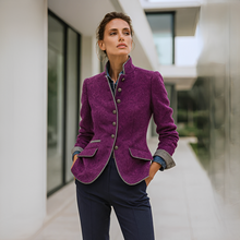 Valerie - Modische Jacke mit hohem Kragen in Lila