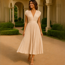 Elvira - Stilvolles Midi-Kleid mit V-Ausschnitt und Raffungen in Beige