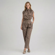 Tailliertes Damen Set aus ärmellosem Top und Hose mit hoher Taille im Jumpsuit Look in Taupe