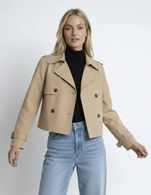 Kurze Trenchjacke für Damen mit doppelter Knopfleiste und Reverskragen in Beige