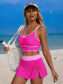 Greta | Zweiteiliger Bikini mit Kontrastkante, Drawstring und Bade-Rock in Knallpink