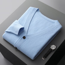 Klassischer Herren Knit Cardigan mit Knöpfen und V-Ausschnitt in Hellblau