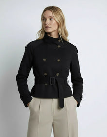 Kurzjacke für Damen im Trenchcoat-Stil mit Taillengürtel und hohem Kragen in Schwarz