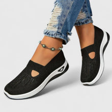 Emilia – Damen-Walkingsneaker aus Mesh zum Hineinschlüpfen in Schwarz