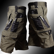 Outdoor-Camouflage-Trainingsshorts mit Mehrfachtaschen für Herren in Grün