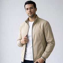 Blouson für Herren in Regular Fit mit Frontreißverschluss und Stehkragen in Weiß