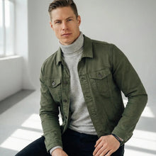 Hemdjacke für Herren mit Brusttaschen im Slim-Fit Schnitt in Grün