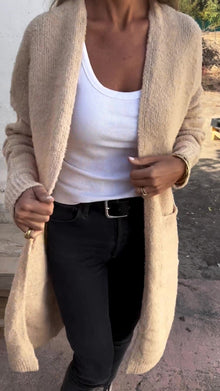 Gestrickter | übergroßer und lässiger Damenpulli mit Taschen in Beige