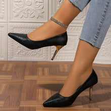 Frances - Stilvolle Pumps mit goldfarbenem Absatz in Schwarz