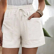 Alani – Bequeme Shorts in Weiß