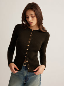 Gabrielle - Skinny-Strickoberteil mit Knopfleiste in Dunkelbraun