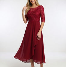Zerda – Elegantes Midi Kleid Aus Spitze in Rot