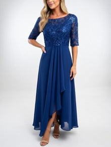 Zerda – Elegantes Midi Kleid Aus Spitze in Dunkelblau