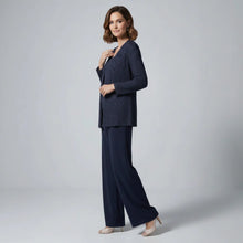 Dreiteiliger Hosenanzug für Damen als Hochzeitsgast mit weiter Hose und Pailletten Spitze in Dunkelblau