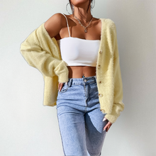 Strickjacke Damen | Flauschige Optik & V-Ausschnitt in Gelb