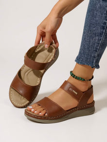 Kirsten – Keilsandalen für Damen in Braun