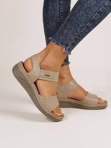 Kirsten – Keilsandalen für Damen in Beige