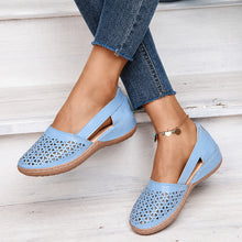 Tegan - Stylische Sandalen mit Design in Blau