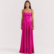 Jazmine - Elegantes, figurbetontes Maxikleid in Rot