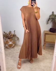 Jolijn | Ein Kleid, das zeitlos und bequem zugleich ist in Braun
