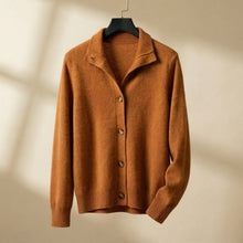 Skye | Klassischer Cardigan mit Knöpfen in Karamell