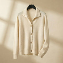 Skye | Klassischer Cardigan mit Knöpfen in Weiß