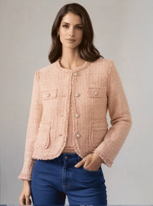 Kurze Tweed Jacke für Damen mit Brusttaschen und ohne Kragen in Rose