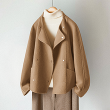 Strickjacke Damen | Kurzform & Revers-Kragen in Beige