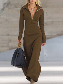 Maxikleid Damen | Figurbetonend mit Zip-Kragen & Langarm in Braun