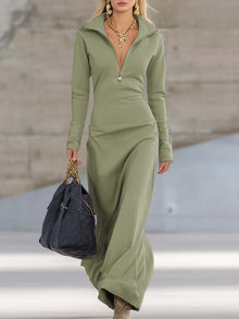 Maxikleid Damen | Figurbetonend mit Zip-Kragen & Langarm in Dunkelgrün