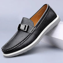 Mokassin Herren | Eleganter Leder-Slipper mit Metallschnalle & Plateausohle in Schwarz