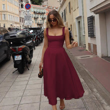 Damen Elegantes Maxikleid mit quadratischem Ausschnitt und fließendem Rock Drune in Weinrot