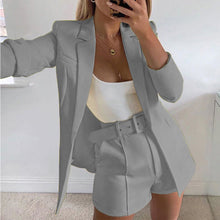 Damen Modisches Blazer-Set mit figurbetontem Schnitt und hoch taillierten Shorts Drune in Helles Grau