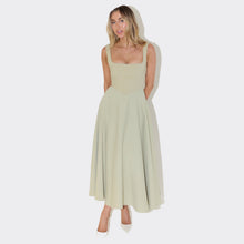 Damen Elegantes Maxikleid mit quadratischem Ausschnitt und fließendem Rock Drune in Grün
