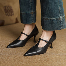 Eloise | Vintage T-Strap Pumps in Zeitloses Schwarz