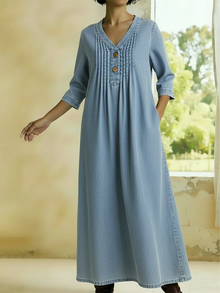 Danjela – Jeans Kleid Mit V-Ausschnitt Und Knöpfen in Blau