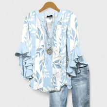 Kay - Elegantens Oberteil für Damen mit Blumenmotiv in Blumenblau