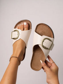 Chloe – Gepolsterte Sandalen mit Schnallenverschluss für Damen in Beige