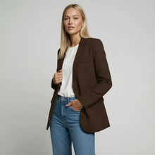 Langer Blazer für Damen mit zwei Knöpfen und Klappentaschen in einfarbigem Design in Kaffee