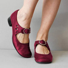 Dahlia | Retro-Sandale mit Schnalle in Rot